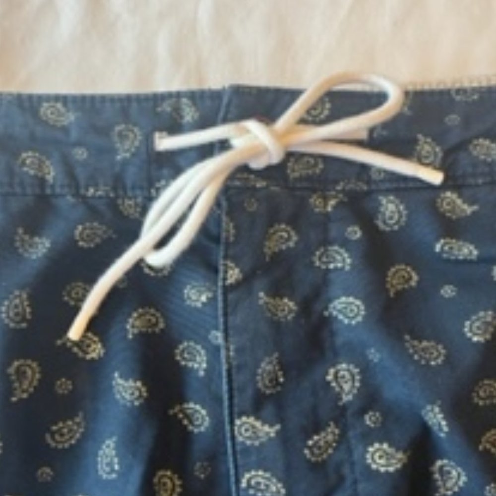 Men's Abercrombie & Fitch Paisely Shorts Size Medium - Picture 9 of 10
